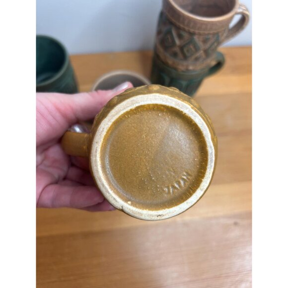 Vintage stoneware mugs cottagecore colourful set of 5 - small flea bites/ chips - Picture 2 of 10